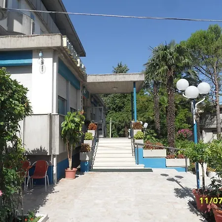 Prati מלון